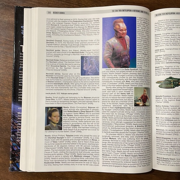 The Star Trek Encyclopedia - Picture 12 of 16
